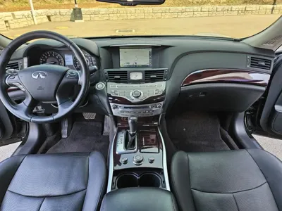 Infiniti M