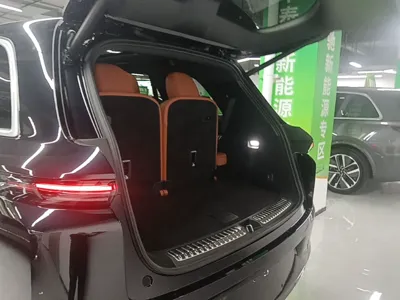 Li Auto L8