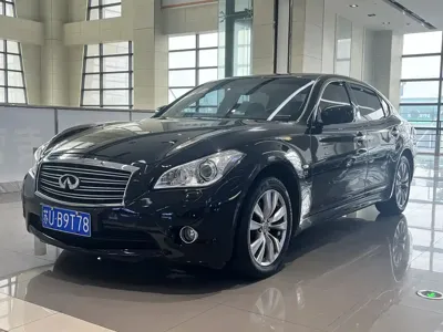 Infiniti Q70