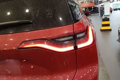 Nio ES8