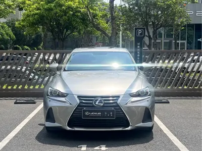 Lexus IS