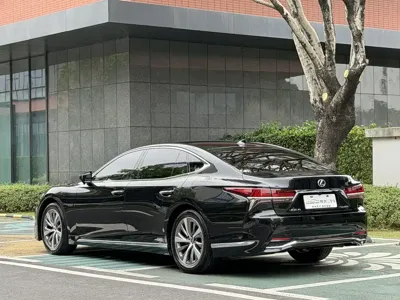 Lexus LS