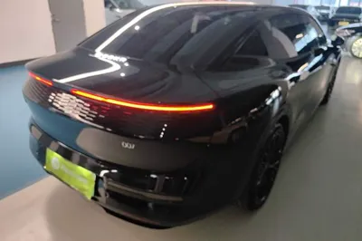 Zeekr 007