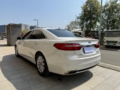 Ford Taurus