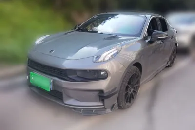 Lynk & Co 03