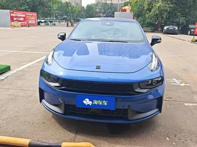 Lynk & Co 03