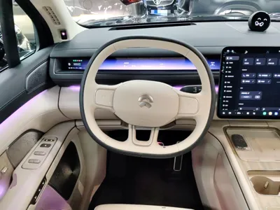 Nio ES8