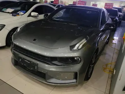 Lynk & Co 03