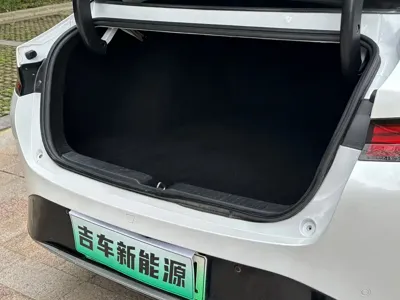 Xpeng P5