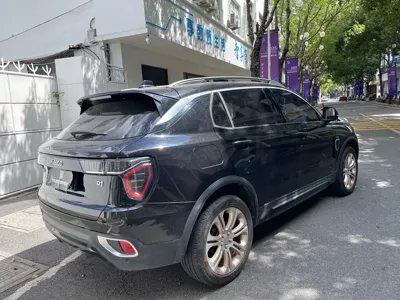 Lynk & Co 01