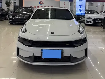 Lynk & Co 03
