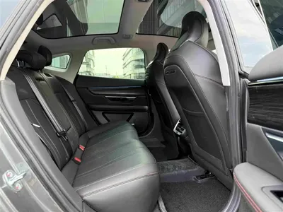 Xpeng P7