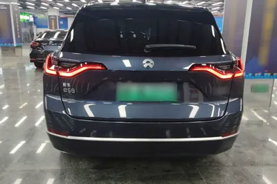 Nio ES8