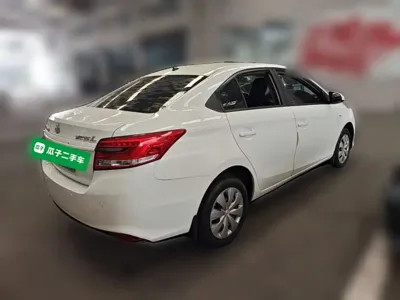 Toyota Yaris L