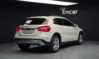 Mercedes-Benz GLA-Class