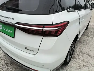 BYD MAX