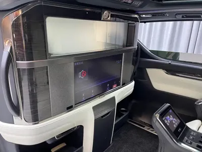 Lexus LM
