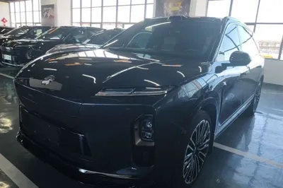 Nio ES8