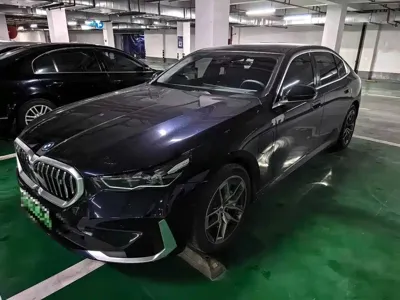 BMW i5