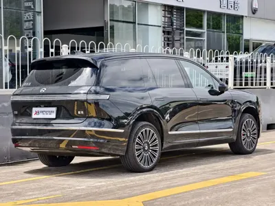 Nio ES8