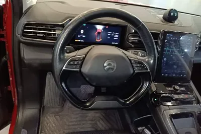 Nio ES8