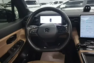 Nio ES8