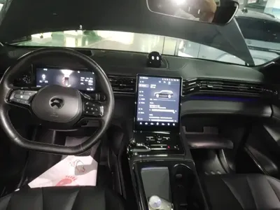 Nio ES8