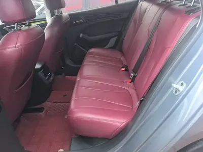 Roewe i5