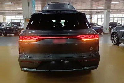 BYD Tang L
