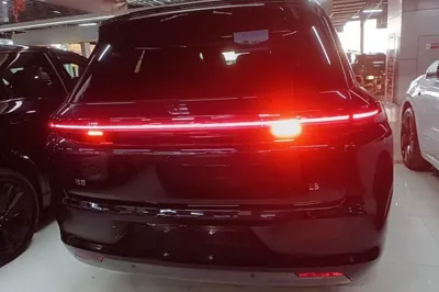 Li Auto L8