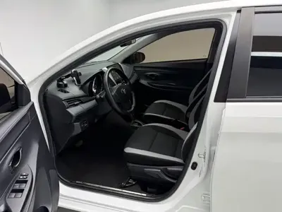 Toyota Yaris L