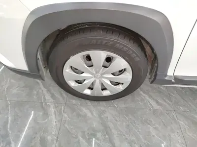 Toyota Yaris L