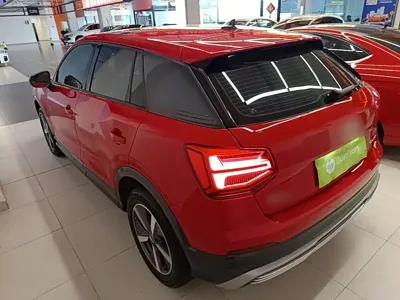 Audi Q2L e-tron