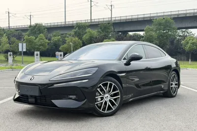 Denza Z9