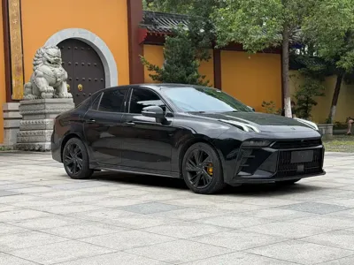 Lynk & Co 03