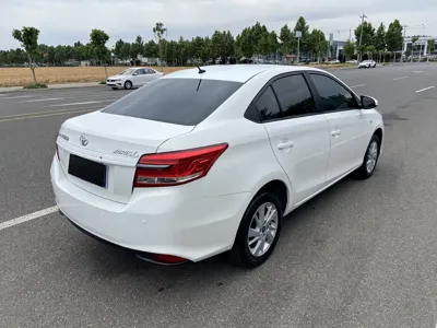 Toyota Yaris L