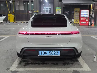 Porsche Taycan