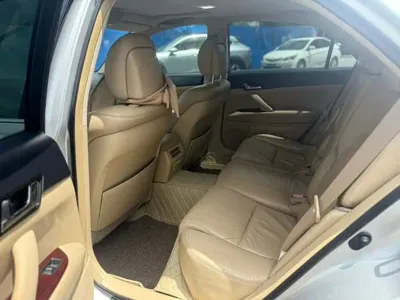 Toyota Reiz