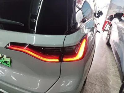 Nio ES8