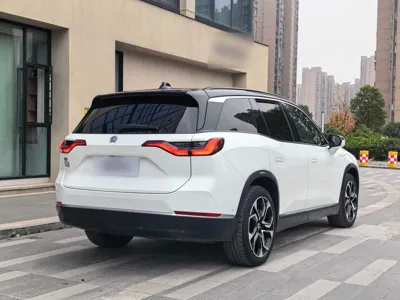 Nio ES8
