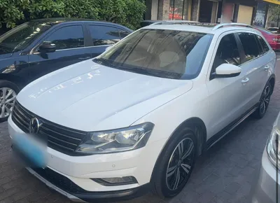 Volkswagen Cross Lavida