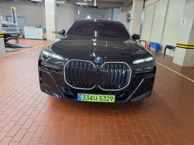BMW i7