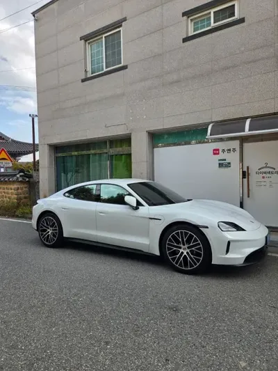 Porsche Taycan
