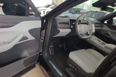 Nio ES8