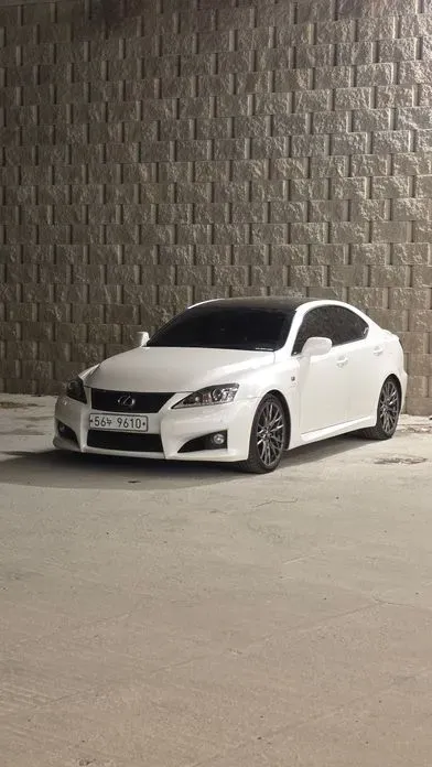 Lexus IS