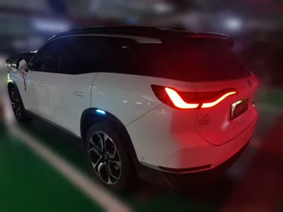 Nio ES8