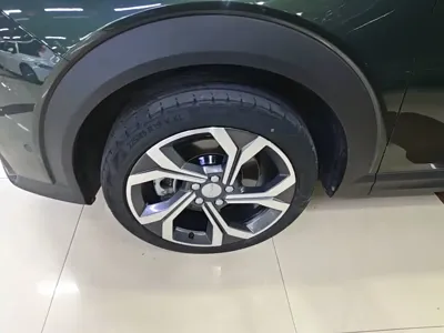 Lynk & Co 06