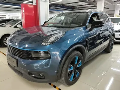 Lynk & Co 01