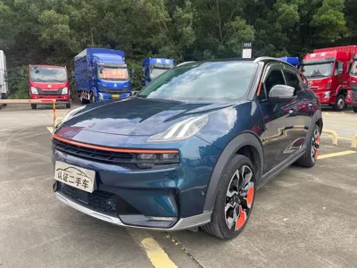 Lynk & Co 06