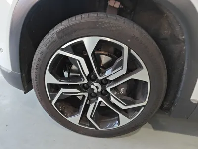 Nio ES8